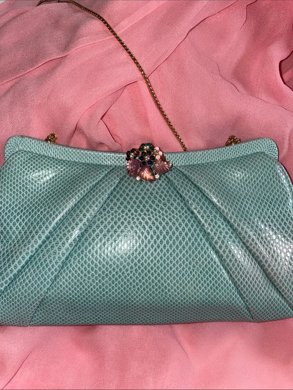 Judith Leiber creases pre